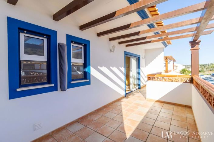 Image No.19-3 Bed Townhouse for sale