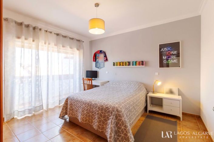 Image No.23-3 Bed Townhouse for sale