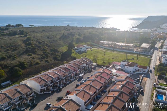 Image No.30-3 Bed Townhouse for sale