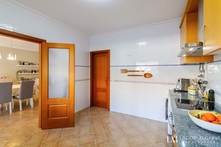 Image No.8-3 Bed Townhouse for sale