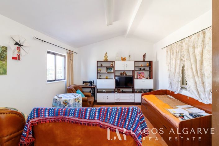 Image No.19-4 Bed Townhouse for sale