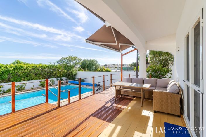 Image No.2-Villa de 4 chambres à vendre à Lagos