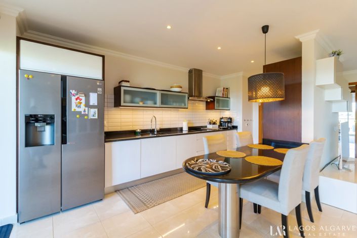 Image No.20-2 Bed Apartment for sale