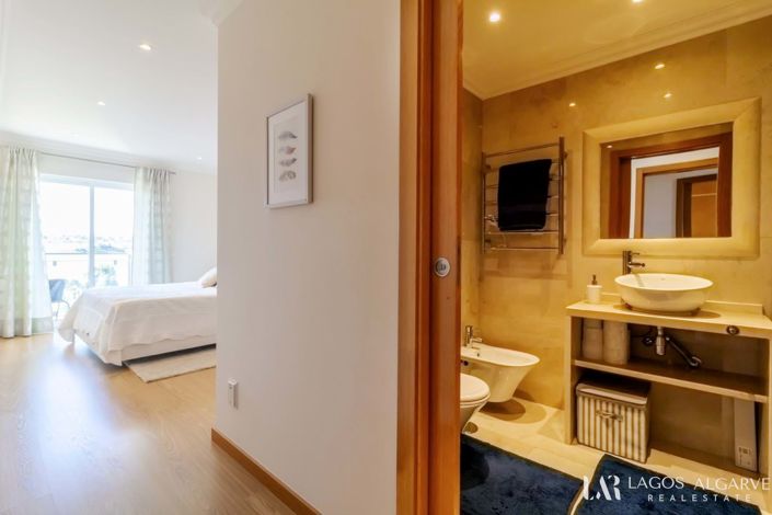 Image No.24-2 Bed Apartment for sale