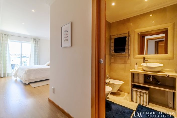 Image No.26-2 Bed Apartment for sale