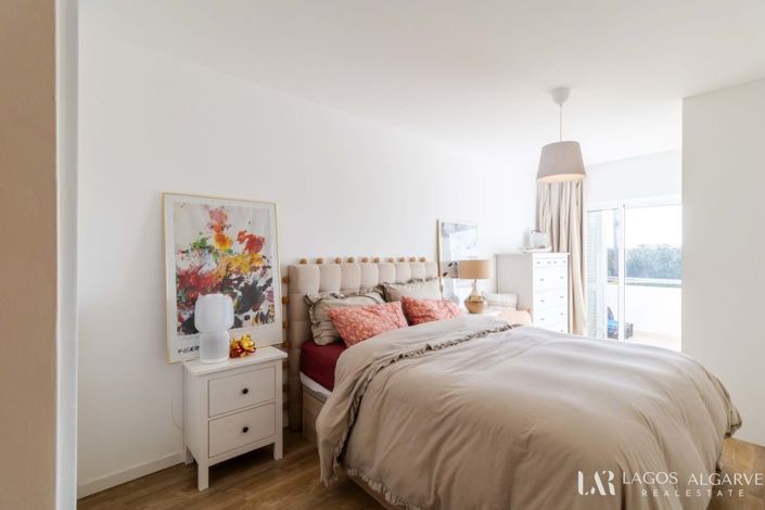 Image No.18-2 Bed Apartment for sale