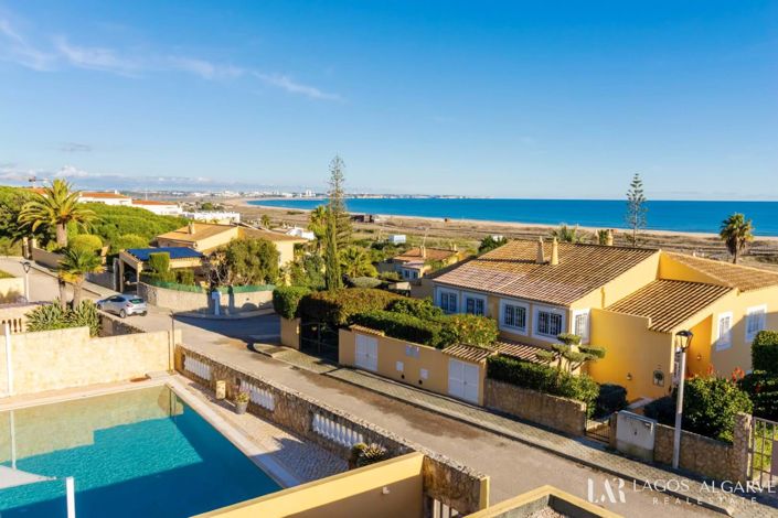 Image No.2-2 Bed Townhouse for sale