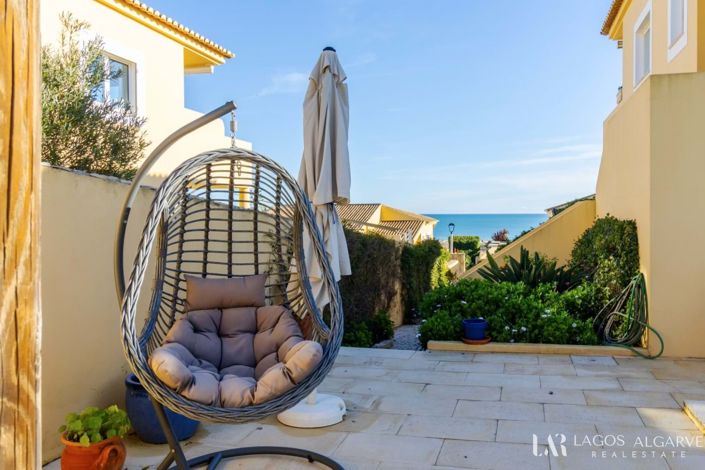 Image No.20-2 Bed Townhouse for sale