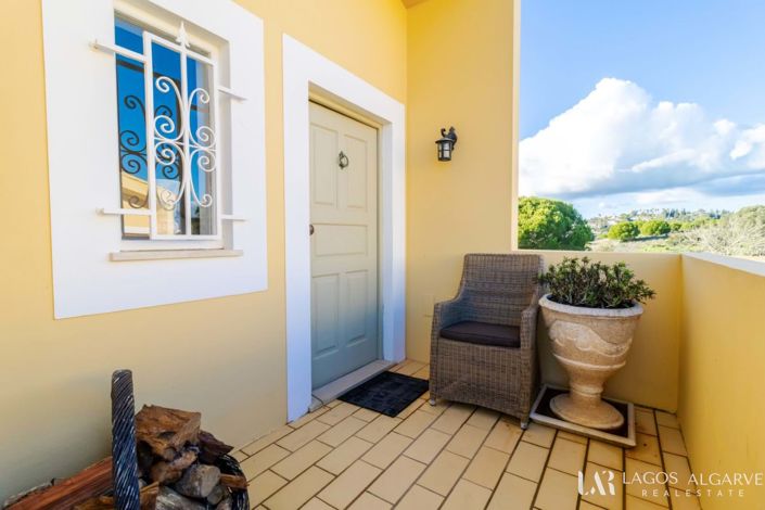 Image No.26-2 Bed Townhouse for sale