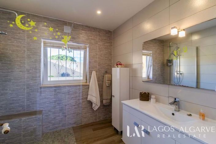 Image No.38-2 Bed Townhouse for sale