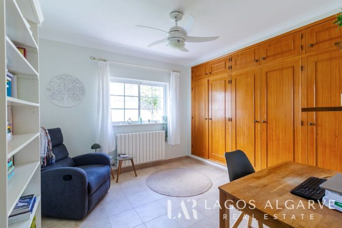 Image No.19-3 Bed Villa for sale
