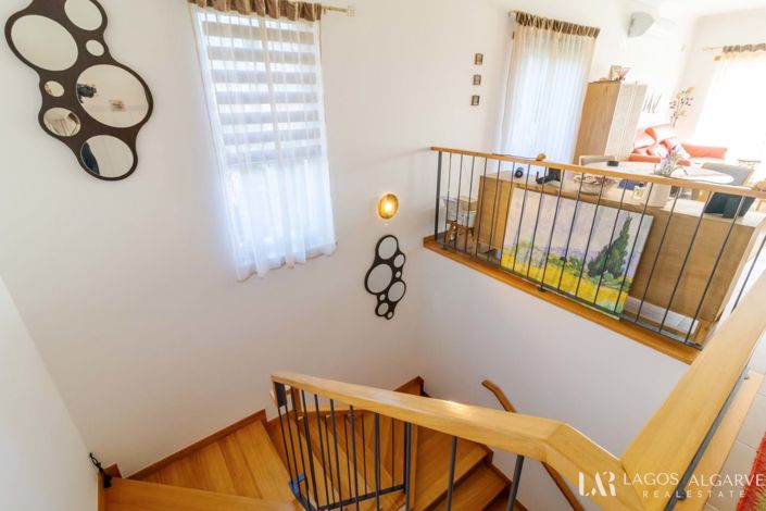 Image No.25-2 Bed Townhouse for sale