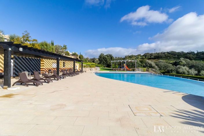 Image No.32-2 Bed Townhouse for sale