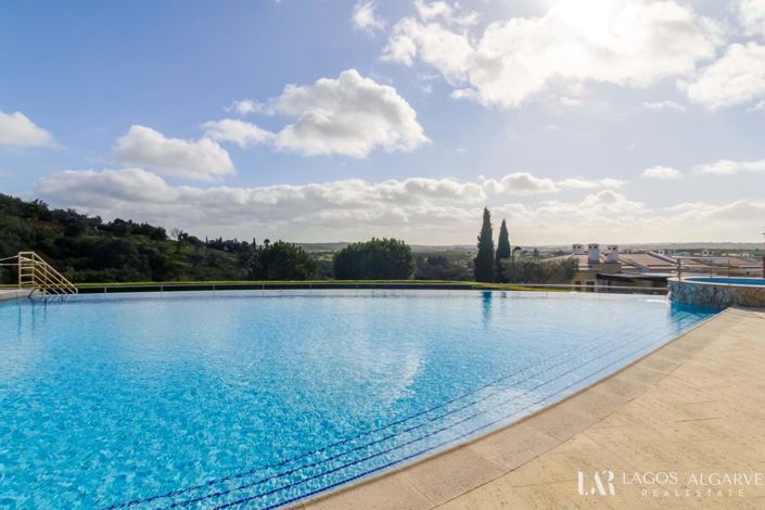 Image No.33-2 Bed Townhouse for sale