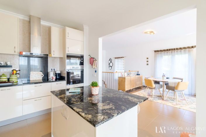 Image No.8-2 Bed Townhouse for sale