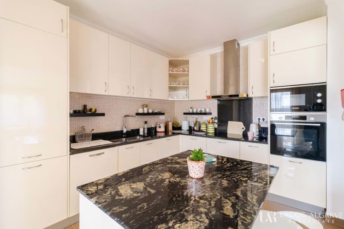 Image No.9-2 Bed Townhouse for sale