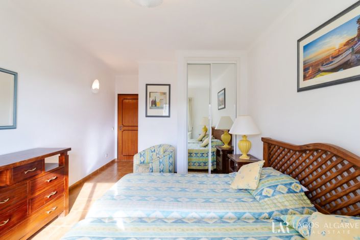 Image No.17-2 Bed Townhouse for sale