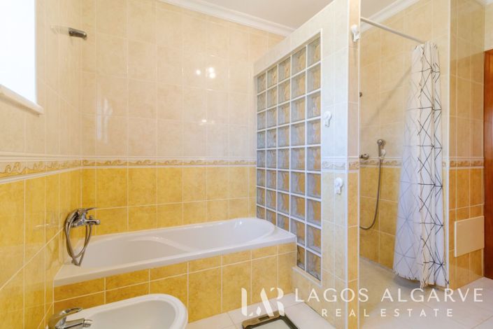Image No.17-4 Bed Villa for sale