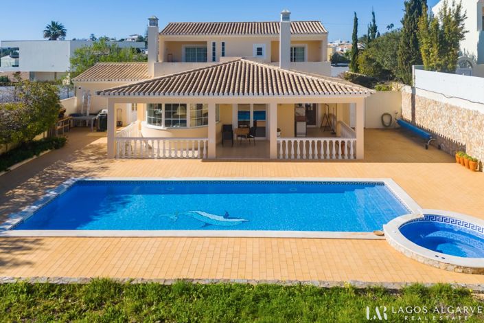 Image No.3-4 Bed Villa for sale