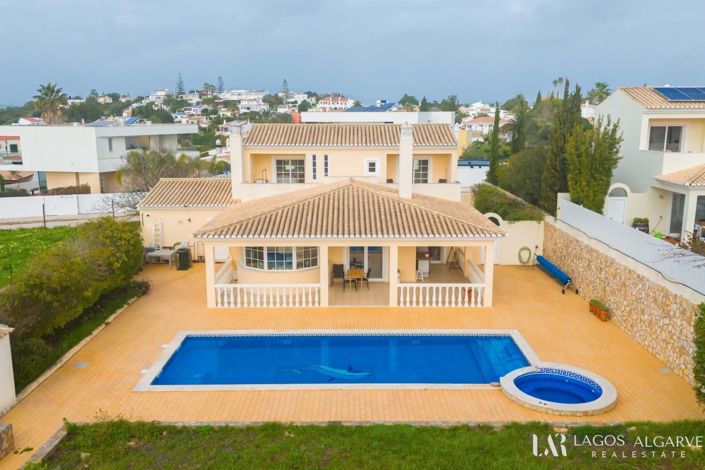 Image No.3-4 Bed Villa for sale