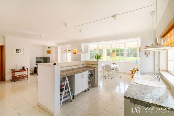 Image No.4-4 Bed Villa for sale