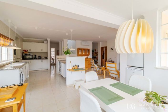 Image No.6-4 Bed Villa for sale