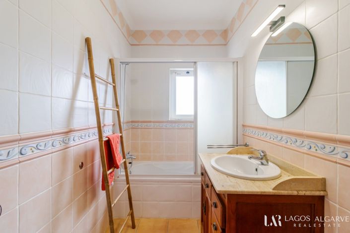 Image No.21-3 Bed Villa for sale