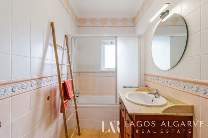 Image No.22-3 Bed Villa for sale