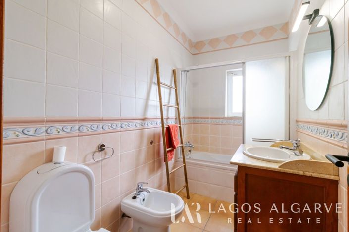Image No.23-3 Bed Villa for sale