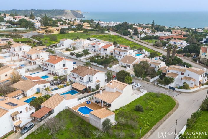 Image No.33-3 Bed Villa for sale