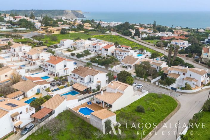 Image No.33-3 Bed Villa for sale