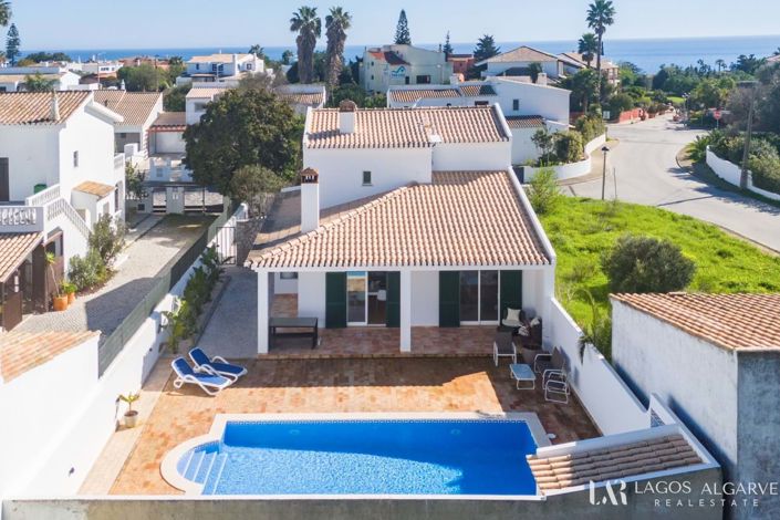 Image No.40-3 Bed Villa for sale