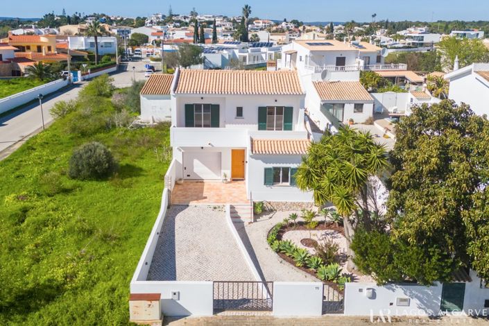 Image No.40-3 Bed Villa for sale