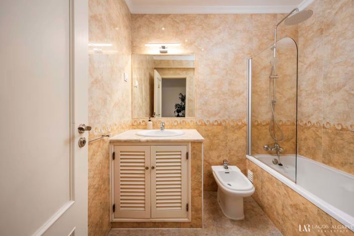 Image No.12-3 Bed Apartment for sale