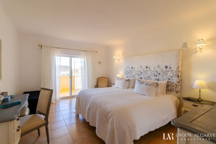 Image No.35-2 Bed Villa for sale