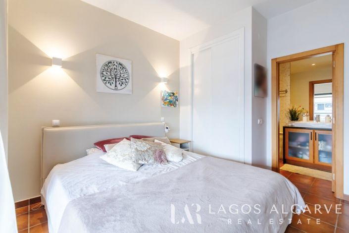 Image No.11-3 Bed Apartment for sale