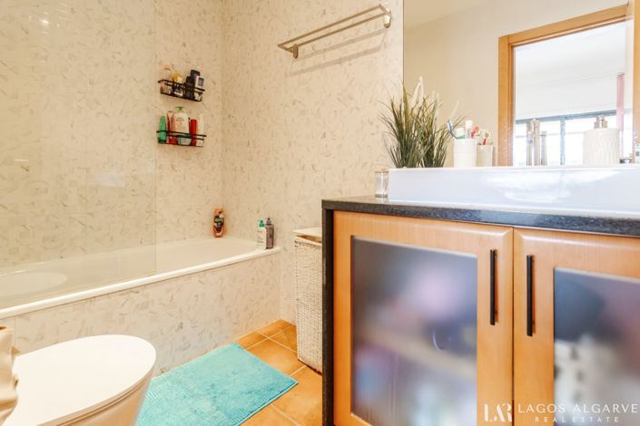 Image No.12-3 Bed Apartment for sale