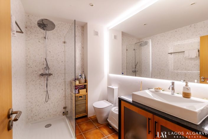 Image No.17-3 Bed Apartment for sale