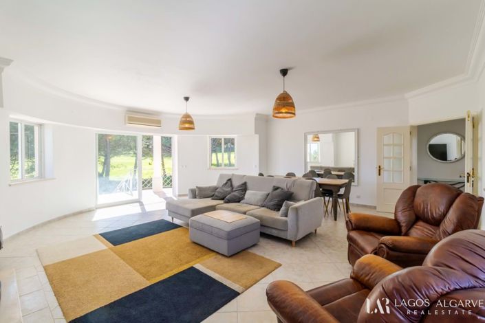 Image No.10-4 Bed Villa for sale