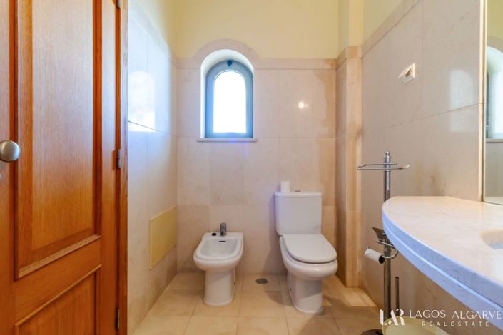 Image No.19-5 Bed Villa for sale