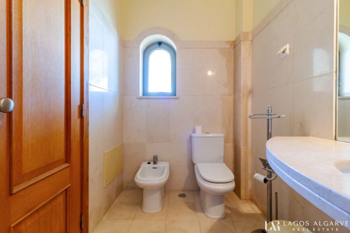 Image No.20-5 Bed Villa for sale