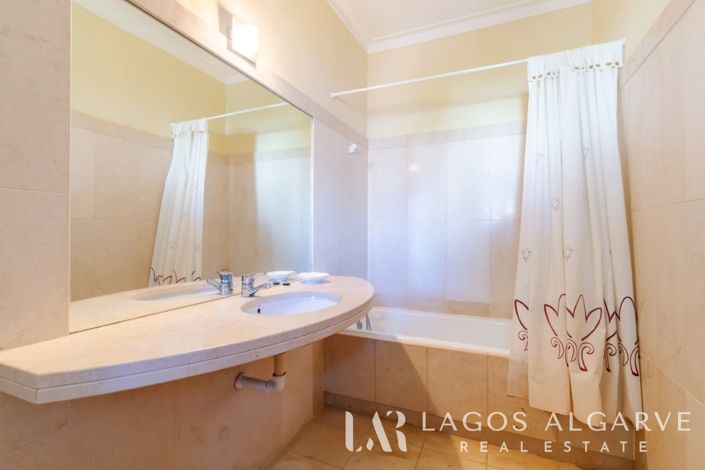 Image No.25-5 Bed Villa for sale
