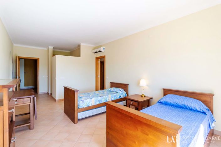 Image No.26-5 Bed Villa for sale