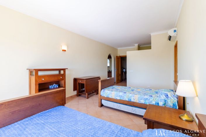 Image No.28-5 Bed Villa for sale