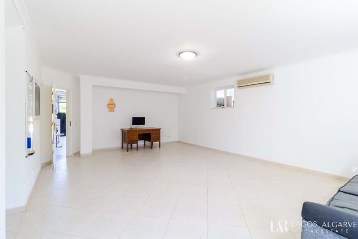 Image No.28-4 Bed Villa for sale