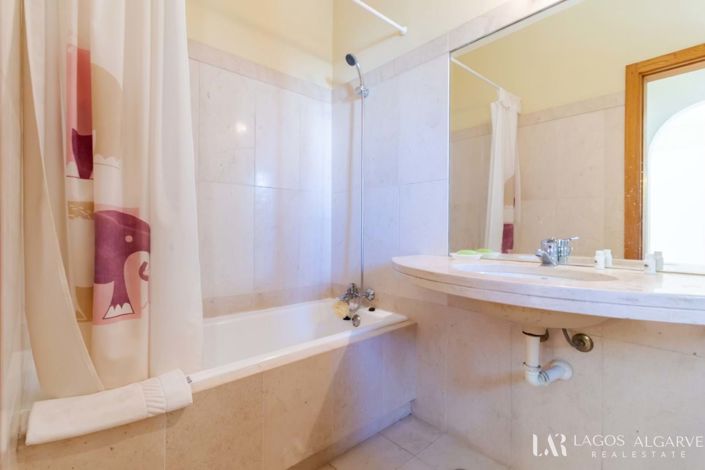 Image No.28-5 Bed Villa for sale