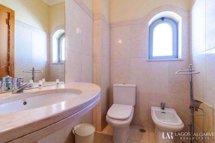 Image No.40-5 Bed Villa for sale