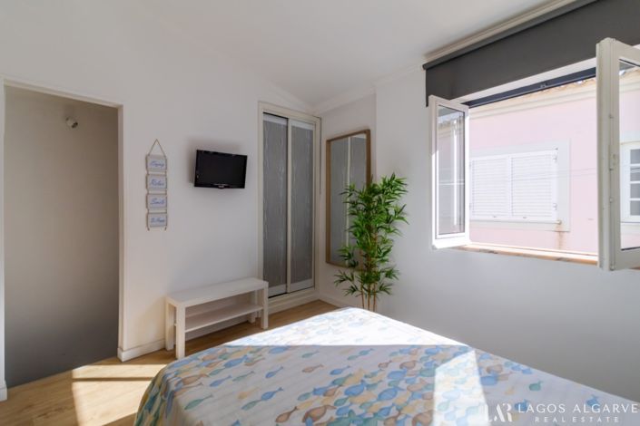 Image No.18-1 Bed Townhouse for sale