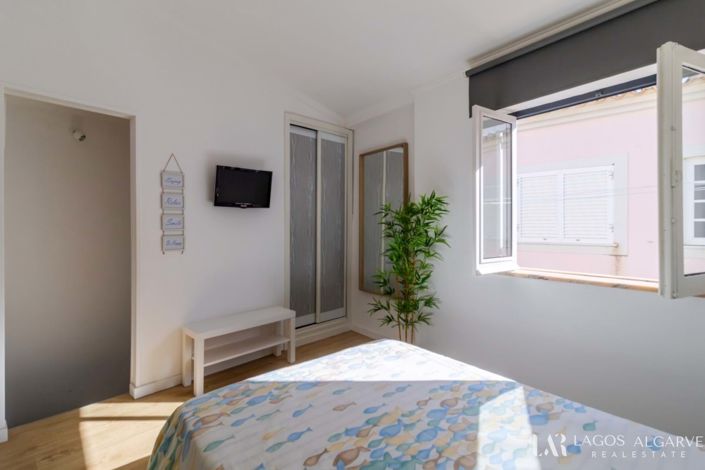 Image No.18-1 Bed Townhouse for sale