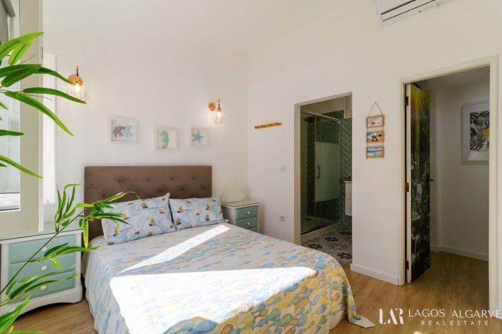 Image No.19-1 Bed Townhouse for sale